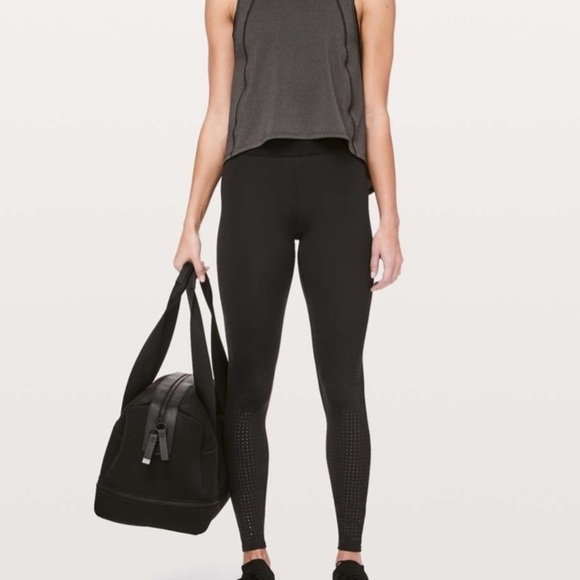 LULULEMON X soulcycle ride & reflect tight 28” size 4 - Picture 3 of 13